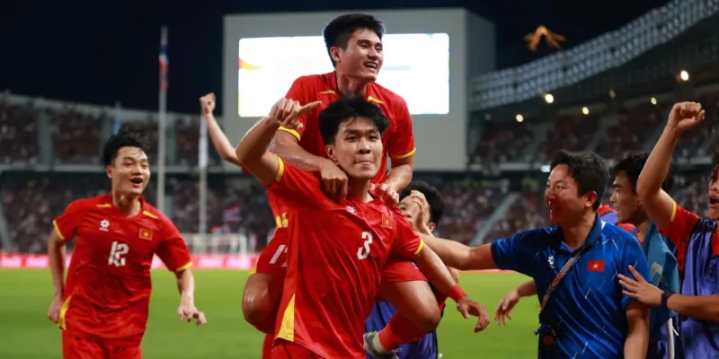 Việt Nam Vô Địch SEA Games 33 - Khúc Khải Hoàn Lịch Sử 1 Đội bóng áo đỏ có cú lội ngược dòng ấn tượng
