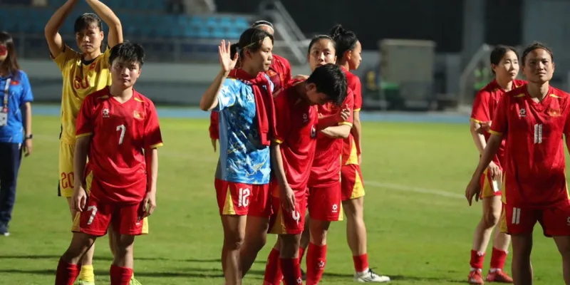 Tuyển Nữ Việt Nam Gục Ngã Sau Chung Kết SEA Games 33 2 Nỗi buồn của toàn đội ở pha sút thất bại