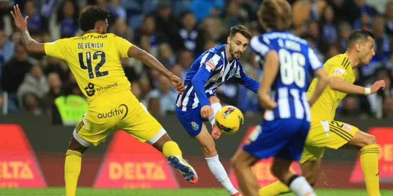 Soi Kèo FC Porto VS AVS Futebol SAD - Lúc 3h15 Ngày 29/12 3 Tài thẻ là phương án an toàn